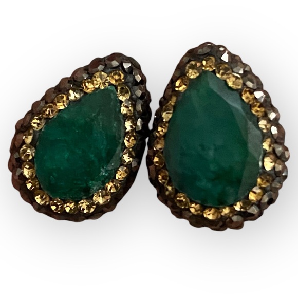 181 Sunaina Emerald Studs - Picture 5 of 10